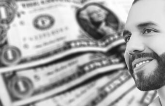 Nayib Bukele resalta la dolarización como una ventaja empresarial en El Salvador.